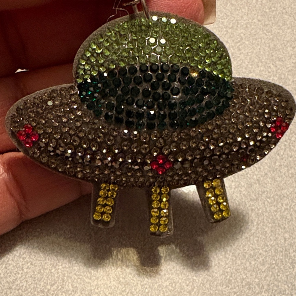 UFO Keychain with Rhinestones - Picture 6 of 7